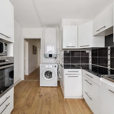 Mirabeau- 8 Places- Free Parking Gratuit-wifi