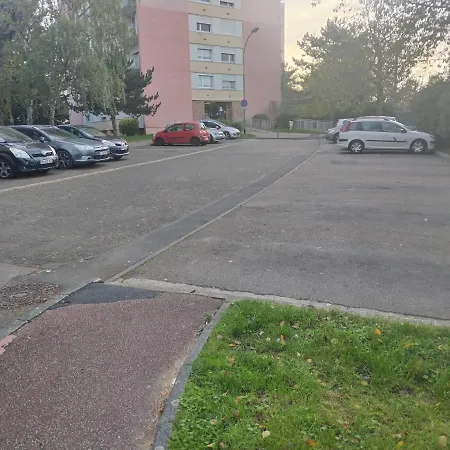 Mirabeau- 8 Places- Free Parking Gratuit-wifi